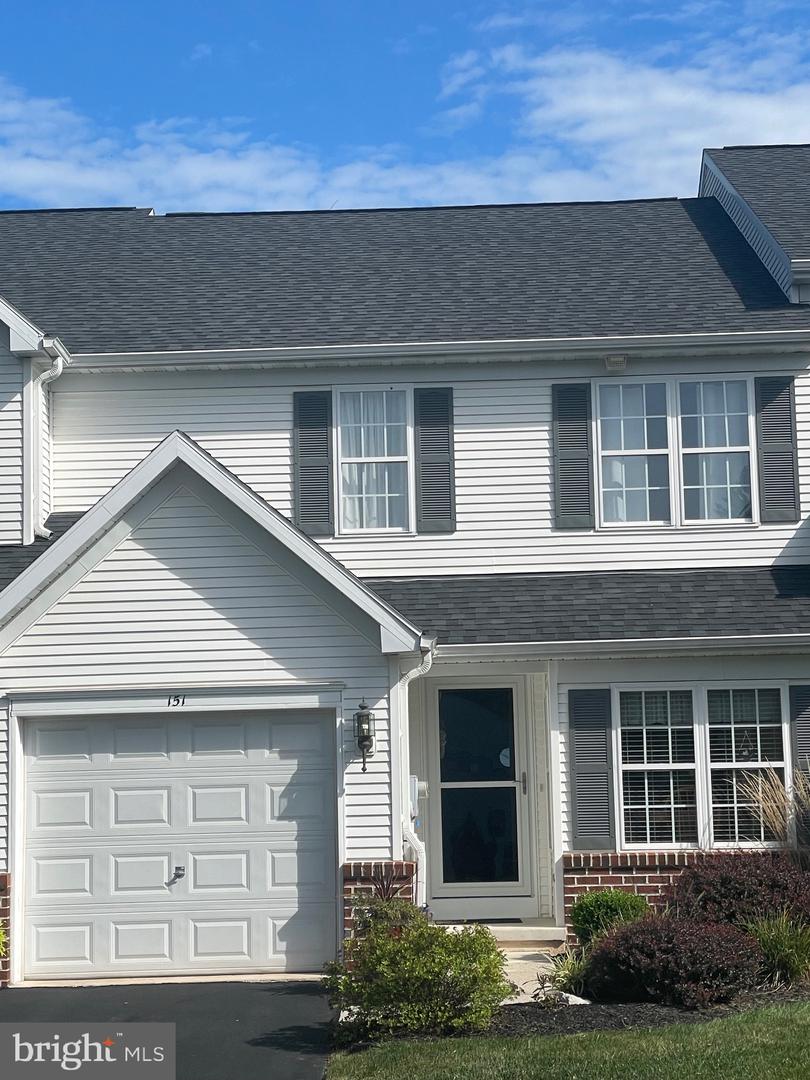 Photo 2 of 21 of 151 Waterford Ln townhome