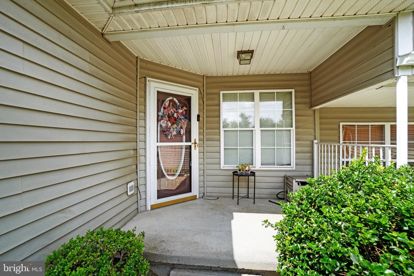 Photo 2 of 21 of 1712 Boxwood Ct townhome