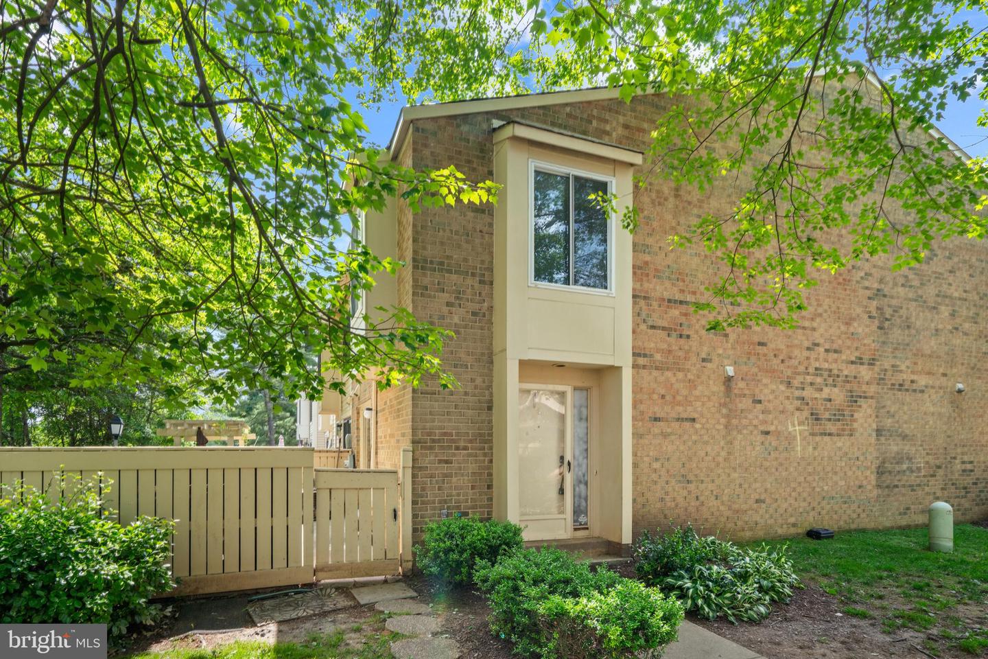 Photo 1 of 28 of 8690 Welbeck Way townhome