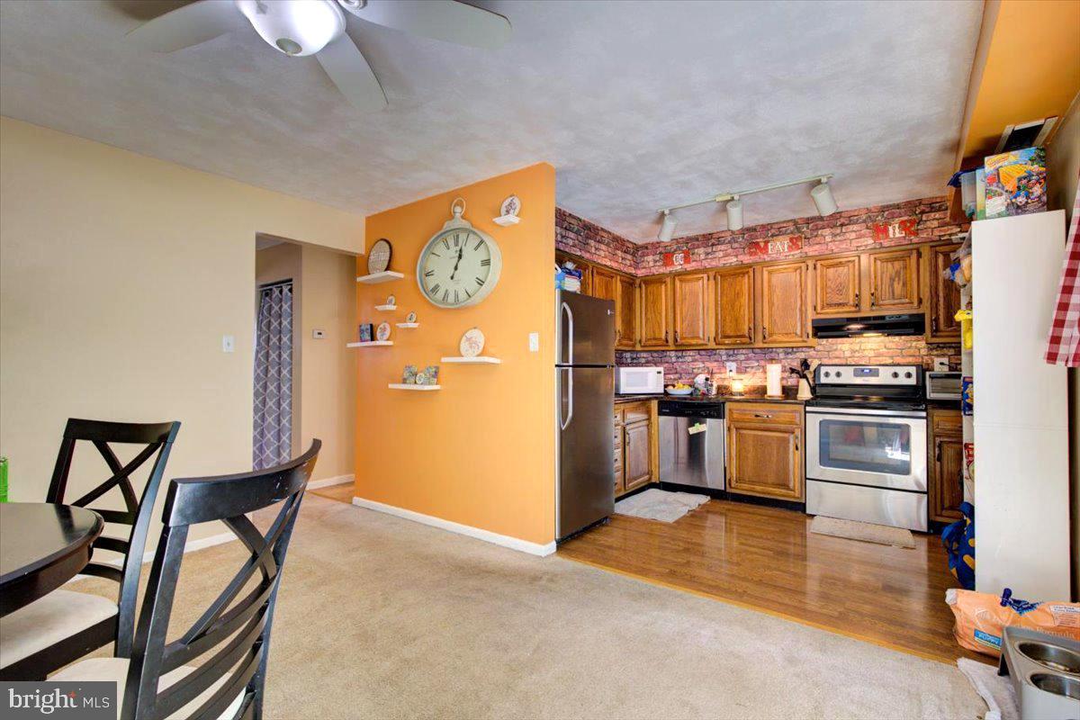 Photo 11 of 29 of 202 Lexington Rd townhome