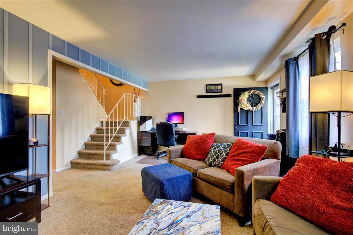 Photo 5 of 29 of 202 Lexington Rd townhome