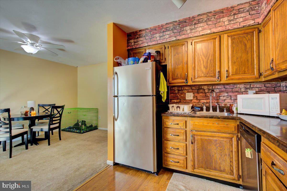 Photo 13 of 29 of 202 Lexington Rd townhome