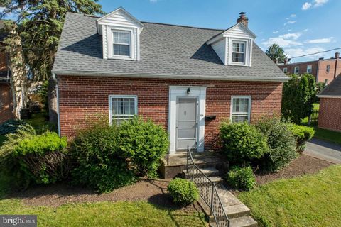 Single Family Residence in Ephrata PA 224 Arch STREET.jpg