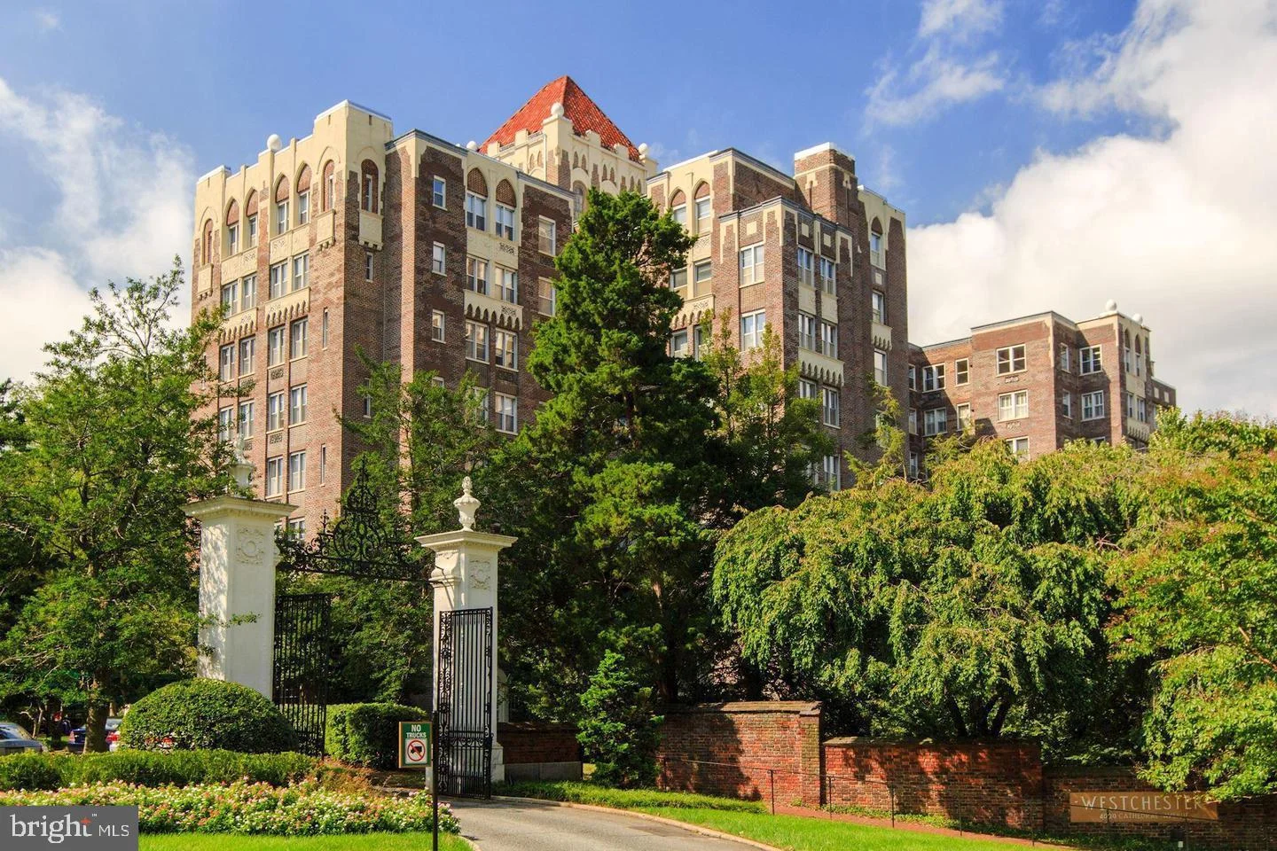 4000 Cathedral Avenue NW Unit 208B