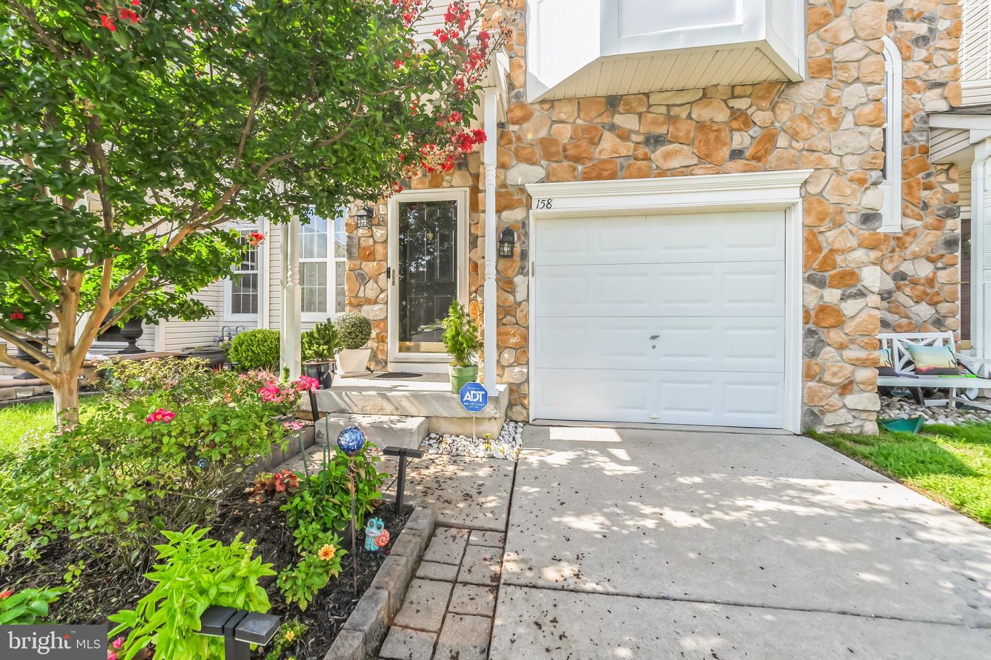 Photo 2 of 41 of 158 Pennsbury townhome