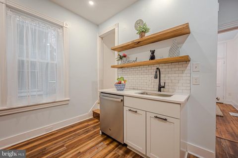 Duplex in Wilmington DE 1522 van Buren STREET 21.jpg