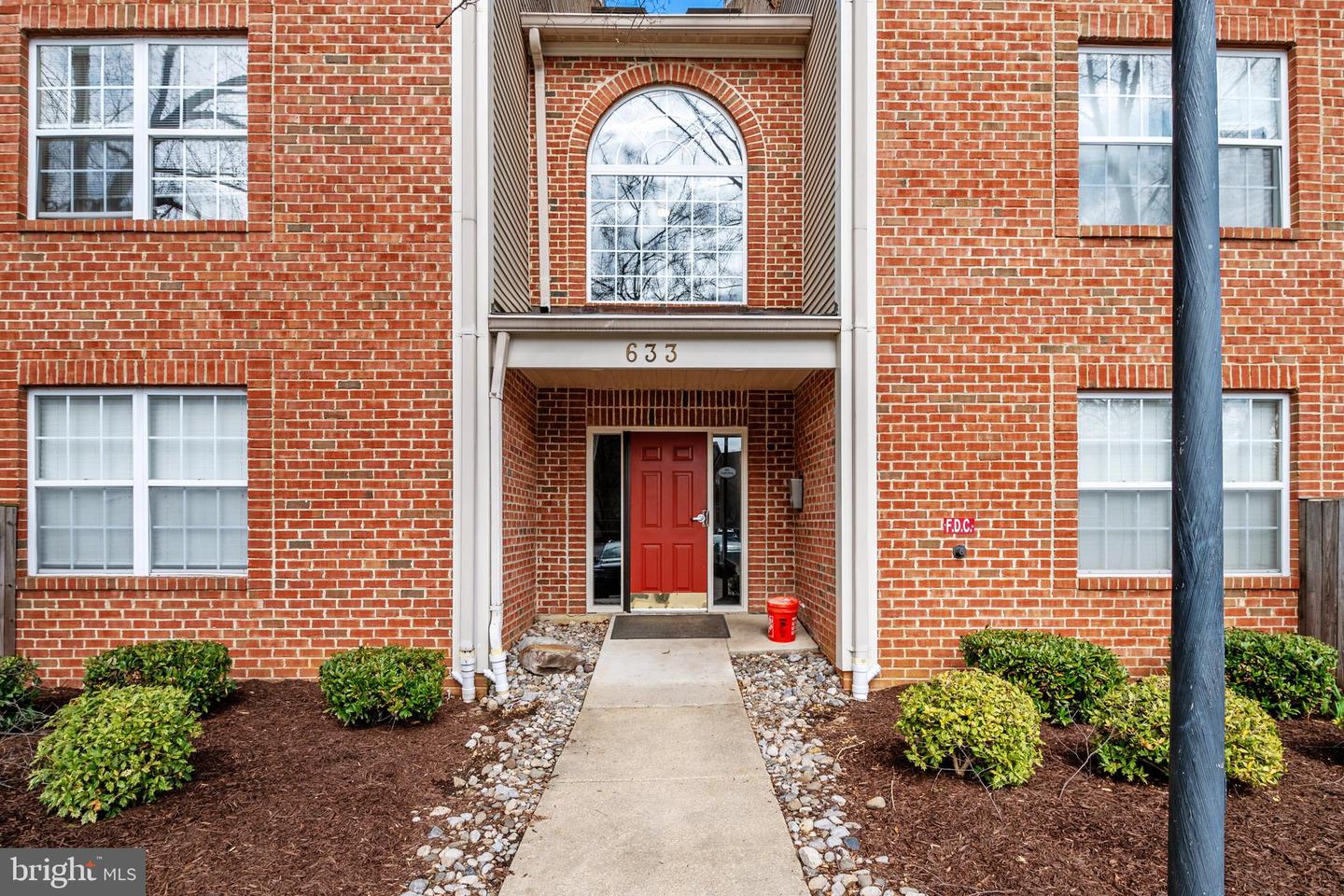 633 Admiral Dr #406