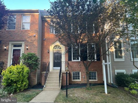 Townhouse in Alexandria VA 6761 Royal Thomas WAY.jpg