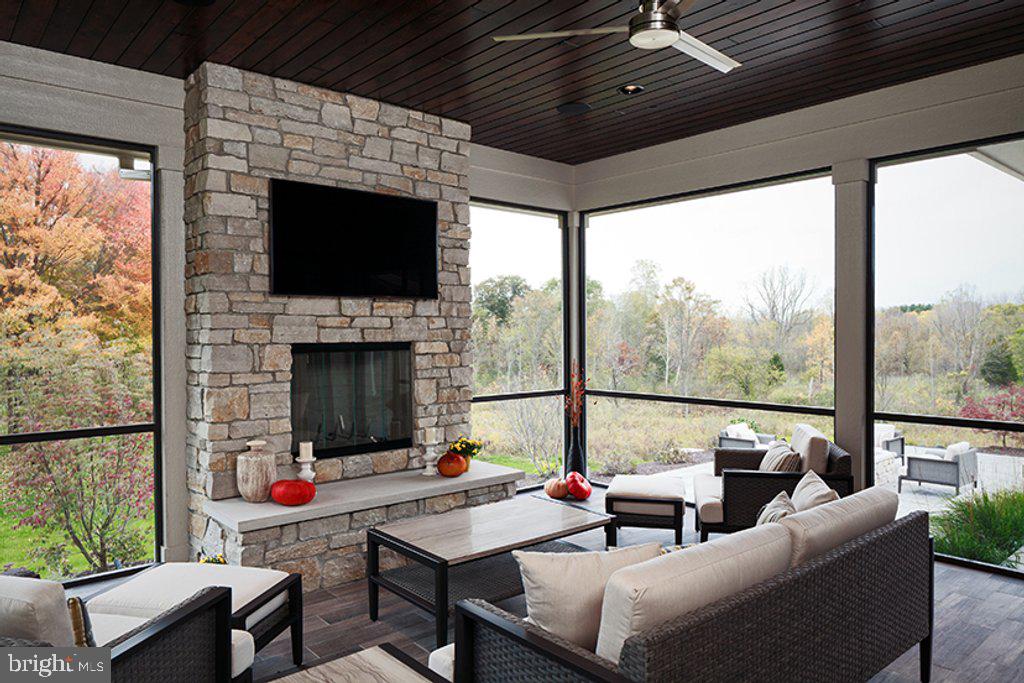 Photo 70 of 99 of 9475 Broadlands Ct house