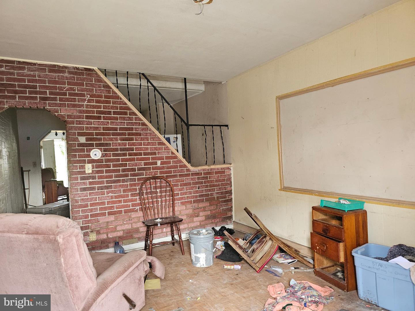 Photo 8 of 18 of 203 S Monroe St multi-family property