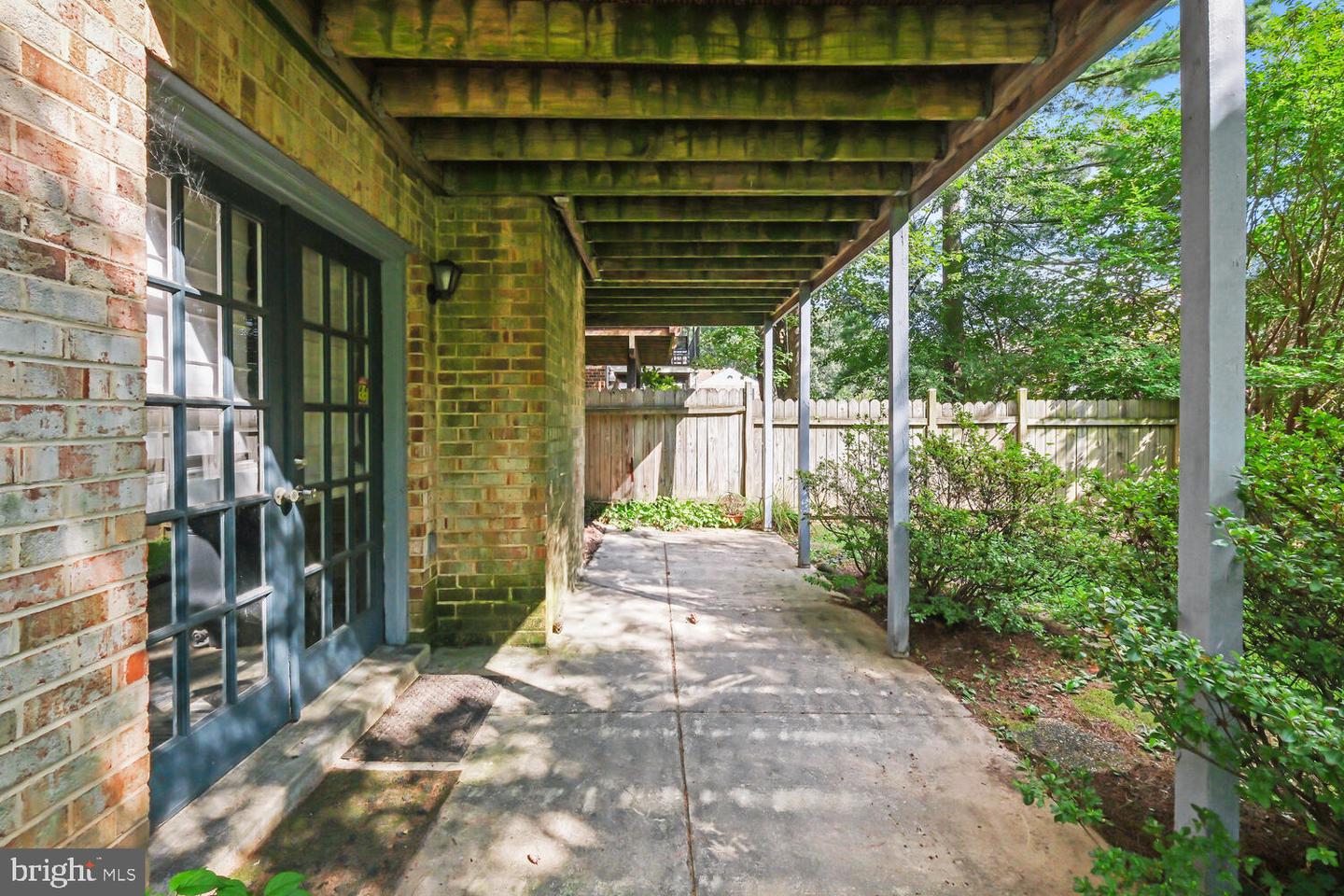 Photo 9 of 10 of 7542 Coddle Harbor Ln townhome