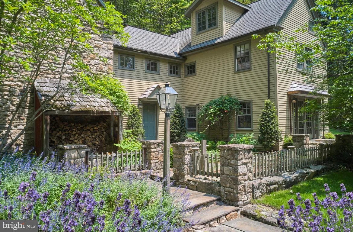 5960 Honey Hollow Road