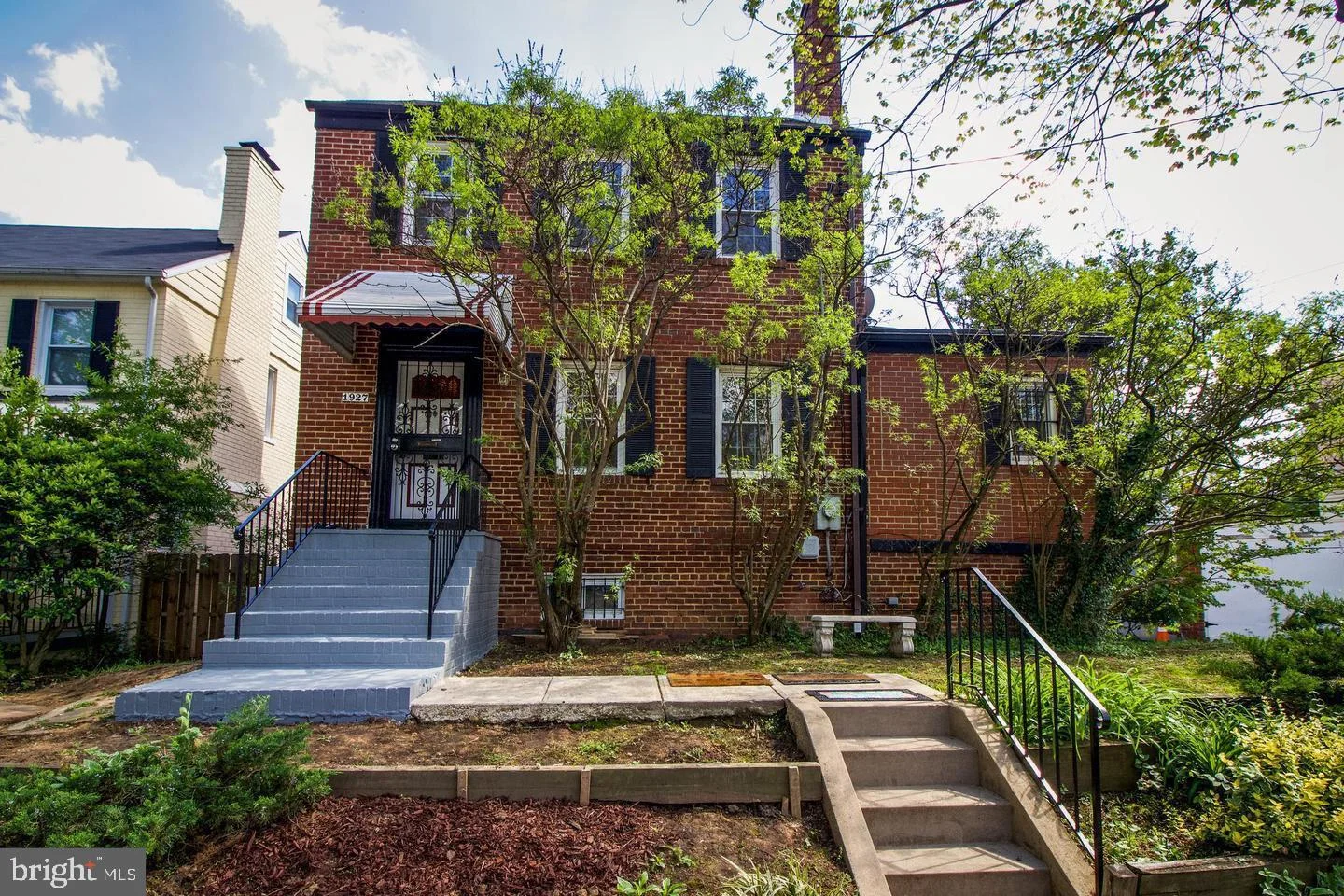 1927 Quincy Street NE