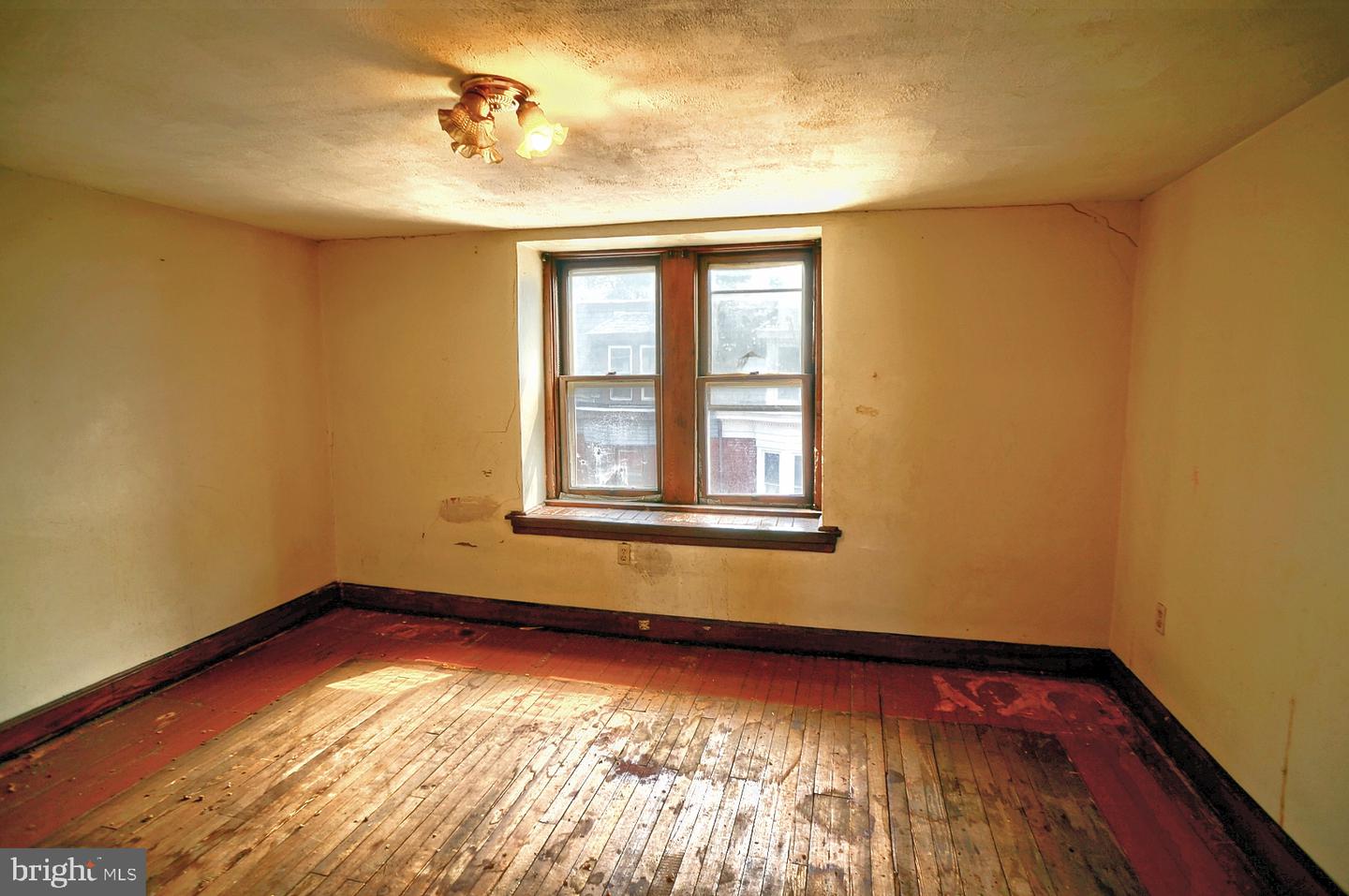 Photo 7 of 24 of 2144 Penn St townhome
