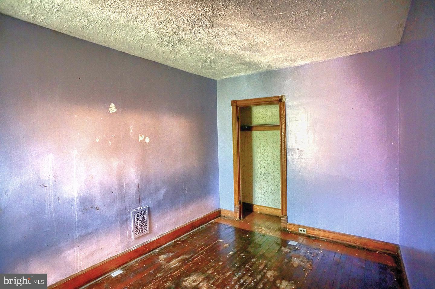 Photo 12 of 24 of 2144 Penn St townhome