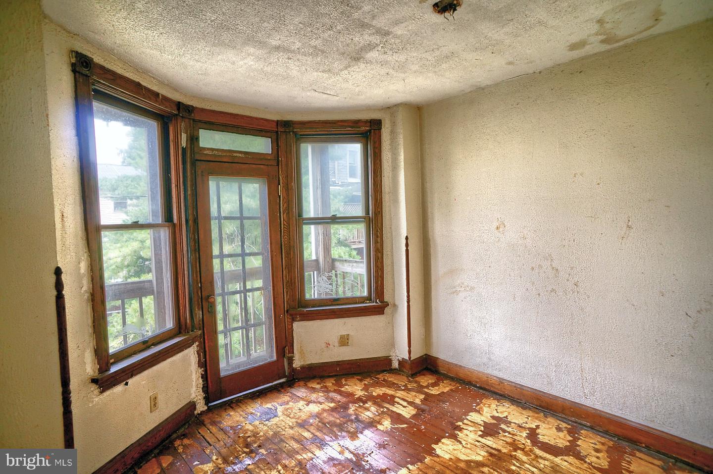 Photo 9 of 24 of 2144 Penn St townhome
