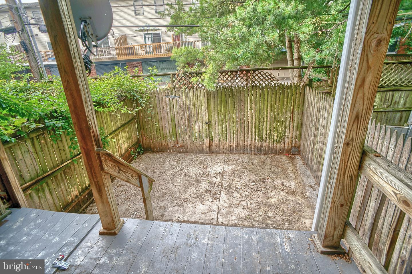 Photo 4 of 24 of 2144 Penn St townhome