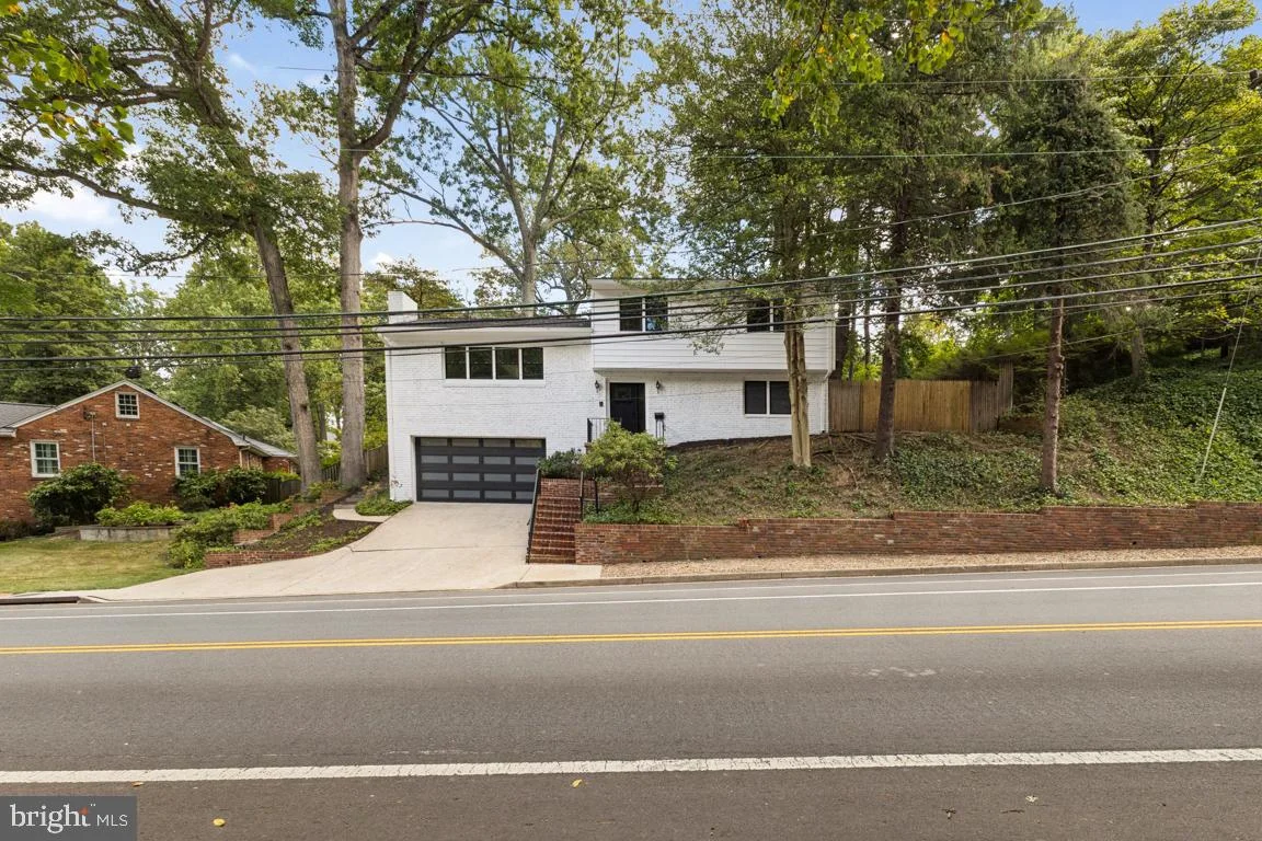 3209 Military Road