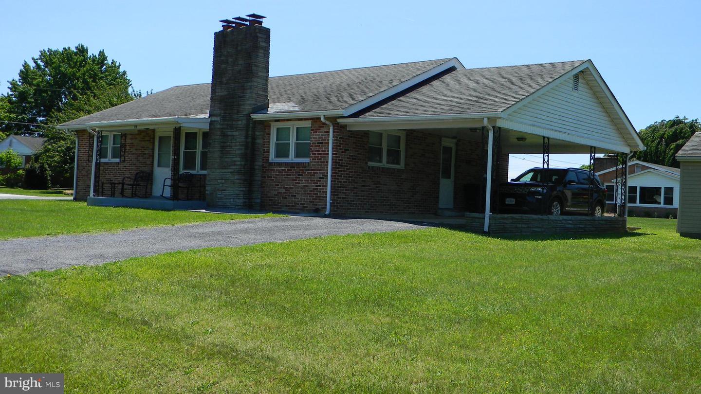 129 Apple Avenue, Mount Jackson, VA, 22842