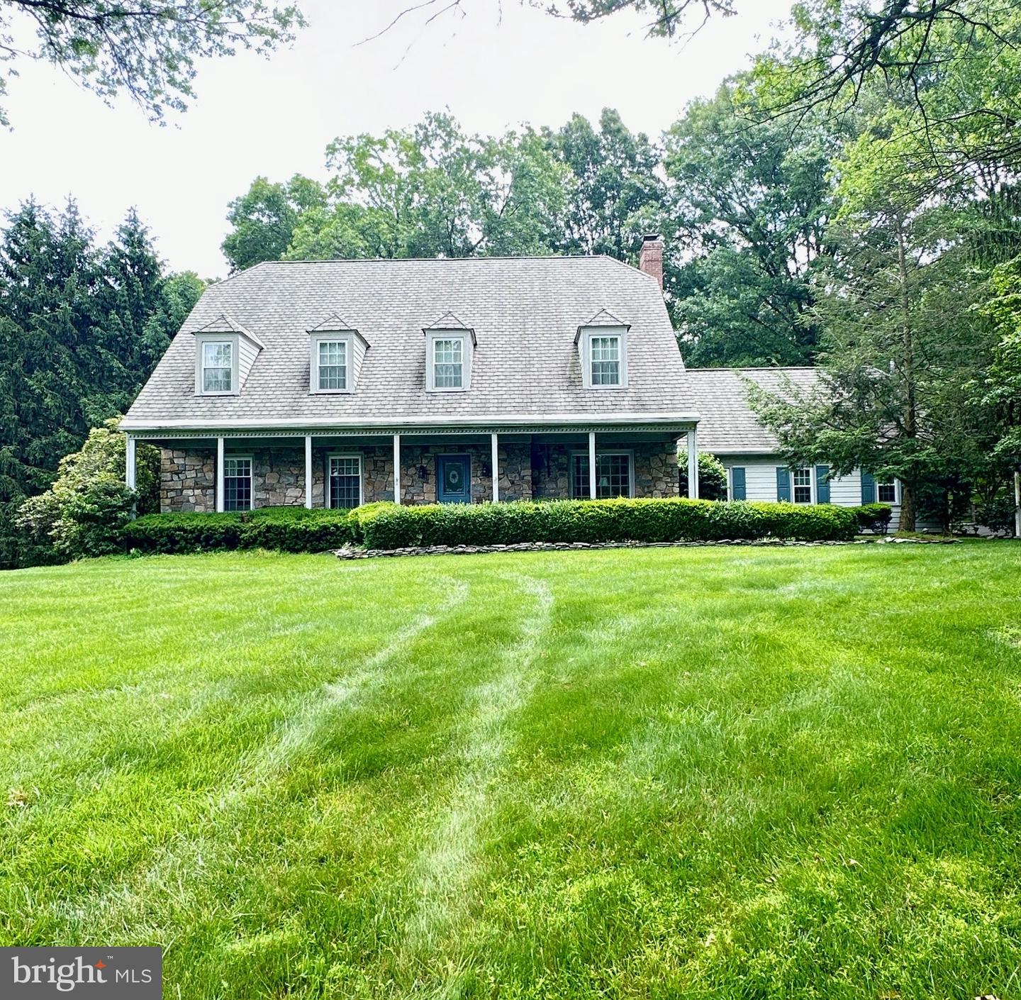 Photo 1 of 2 of 15613 Haddonfield Way house