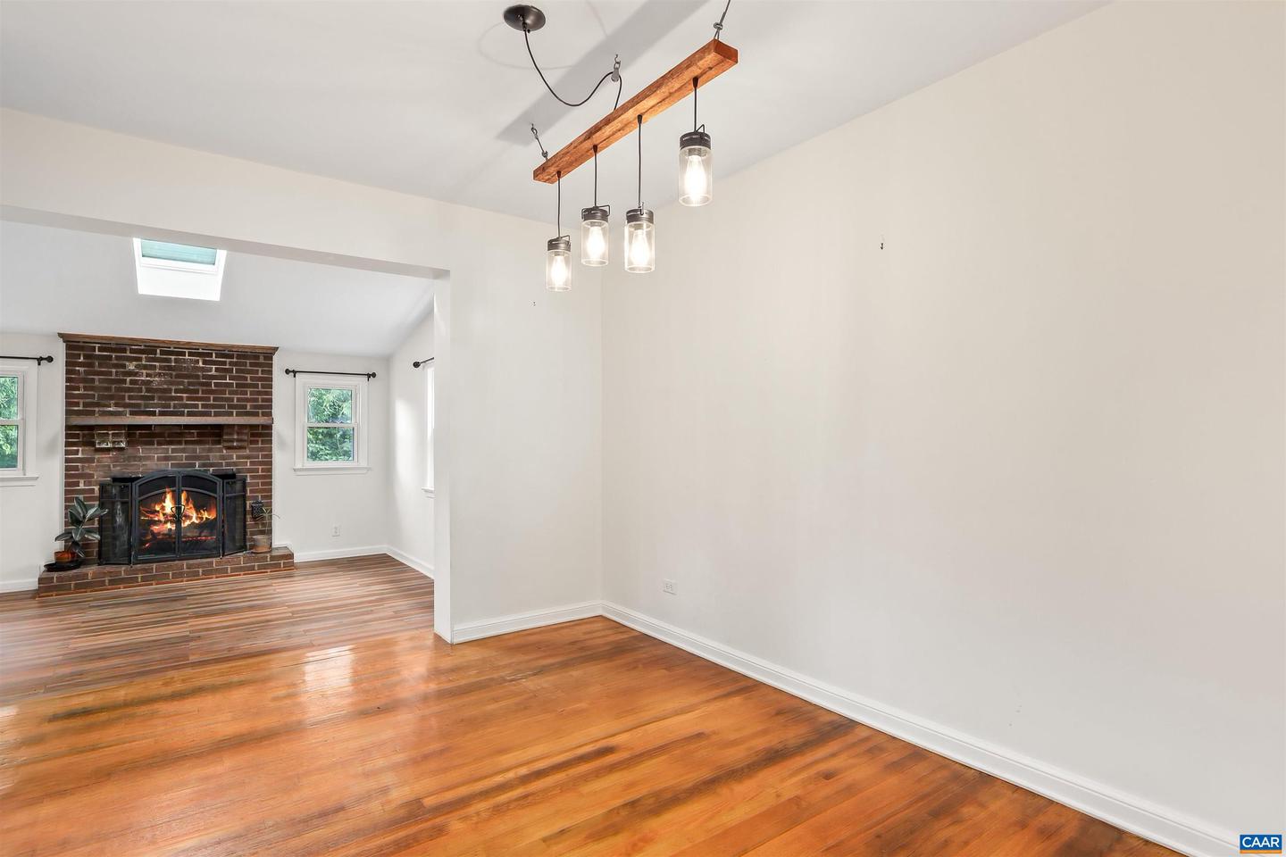 Photo 9 of 46 of 1007 Saint Charles Ave house
