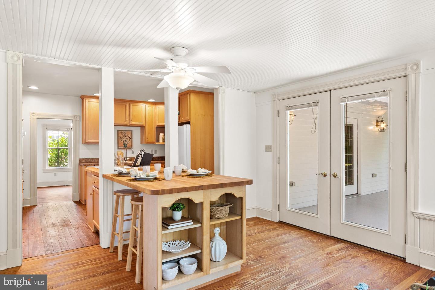 Photo 19 of 46 of 14356 Solomons Island Rd S house