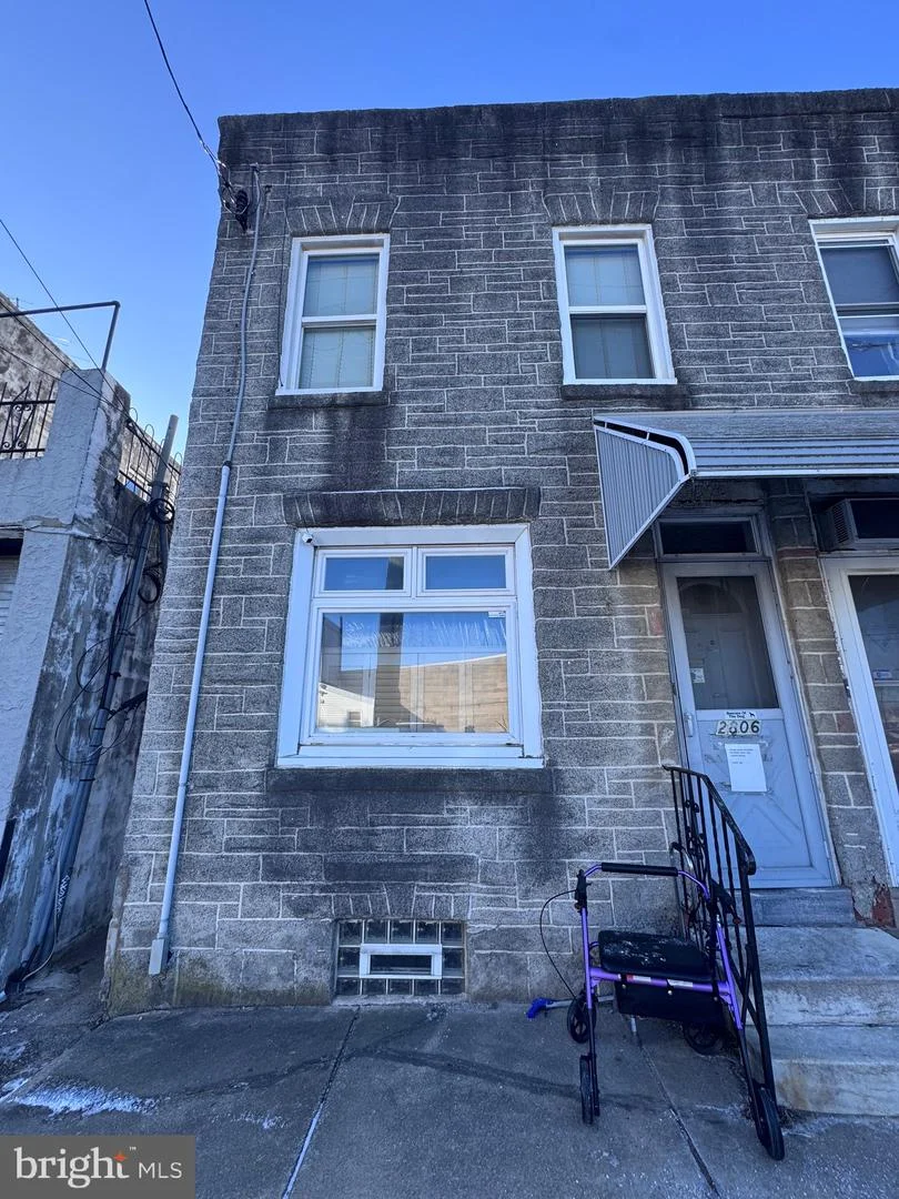 2806 W Porter Street