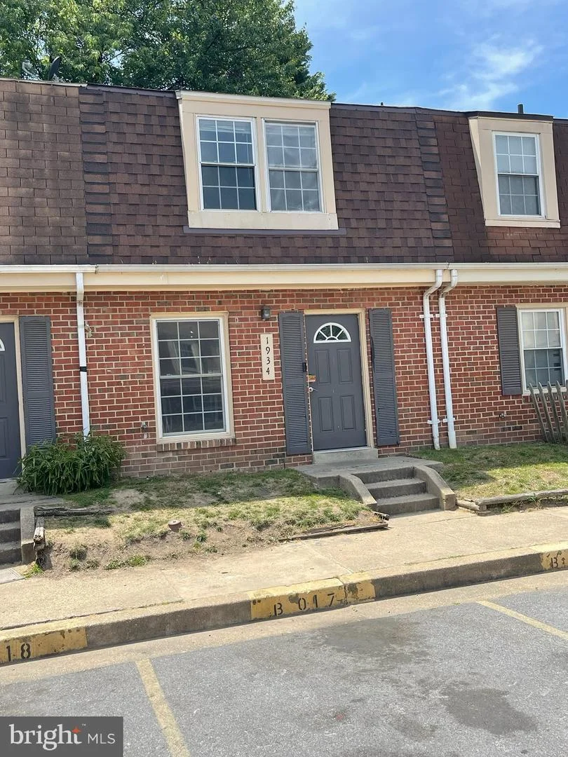 1934 Arwell Court