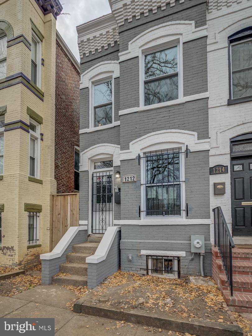 Photo 1 of 27 of 1212 Kirby St NW townhome