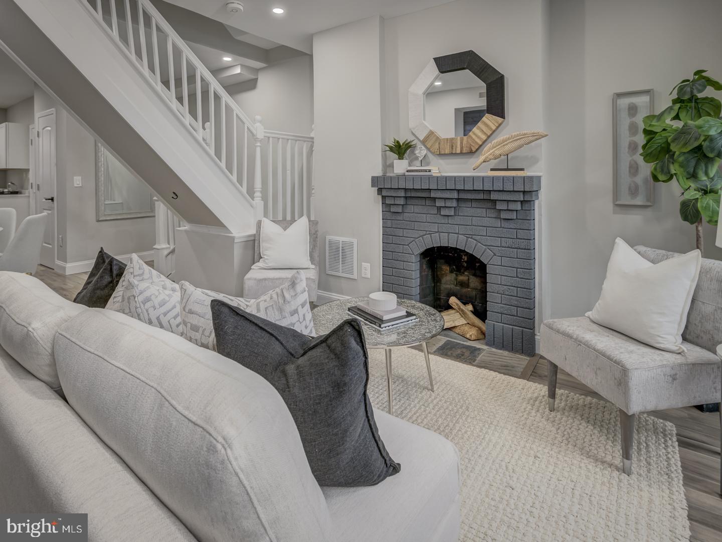 Photo 6 of 27 of 1212 Kirby St NW townhome