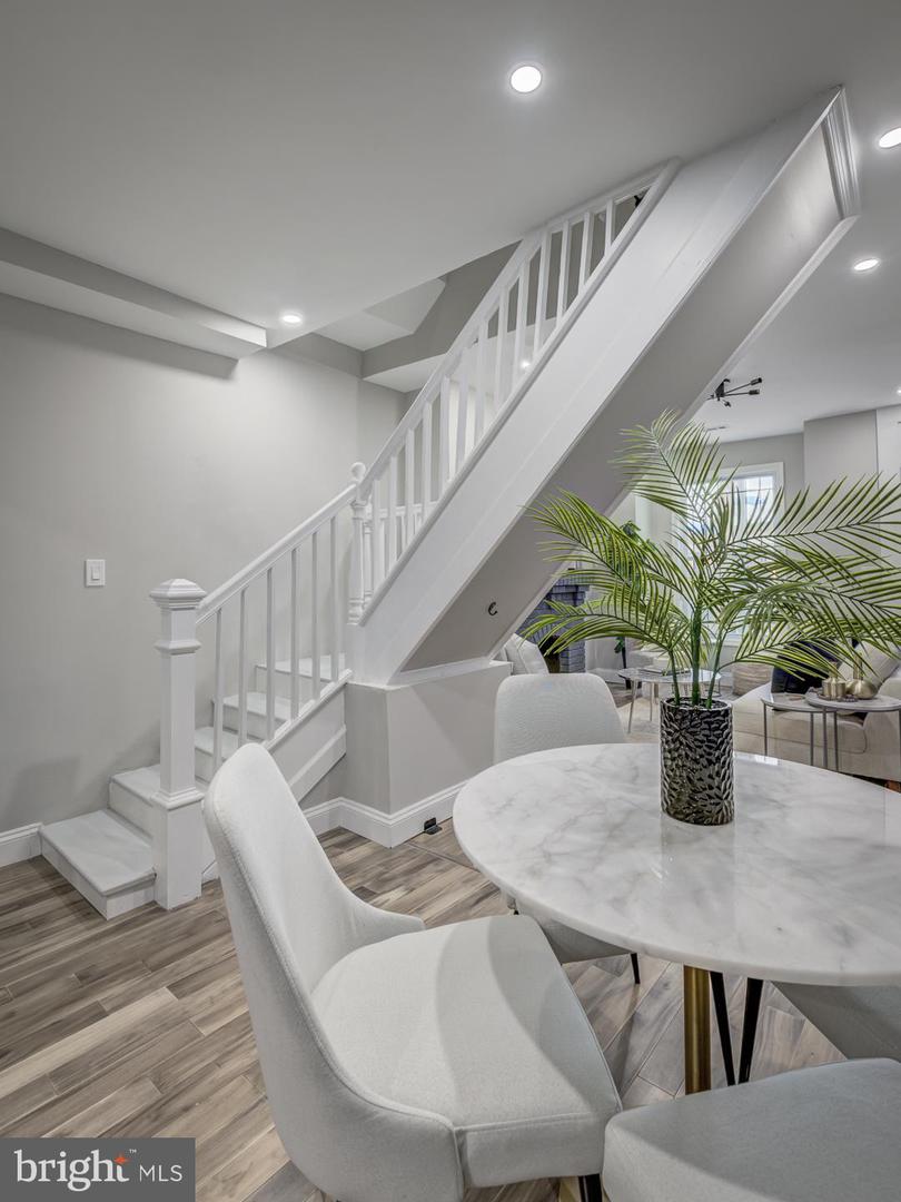 Photo 9 of 27 of 1212 Kirby St NW townhome
