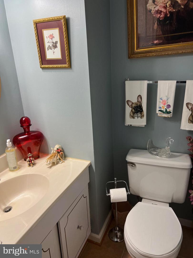 Photo 9 of 23 of 5612 Hogenhill Ter townhome