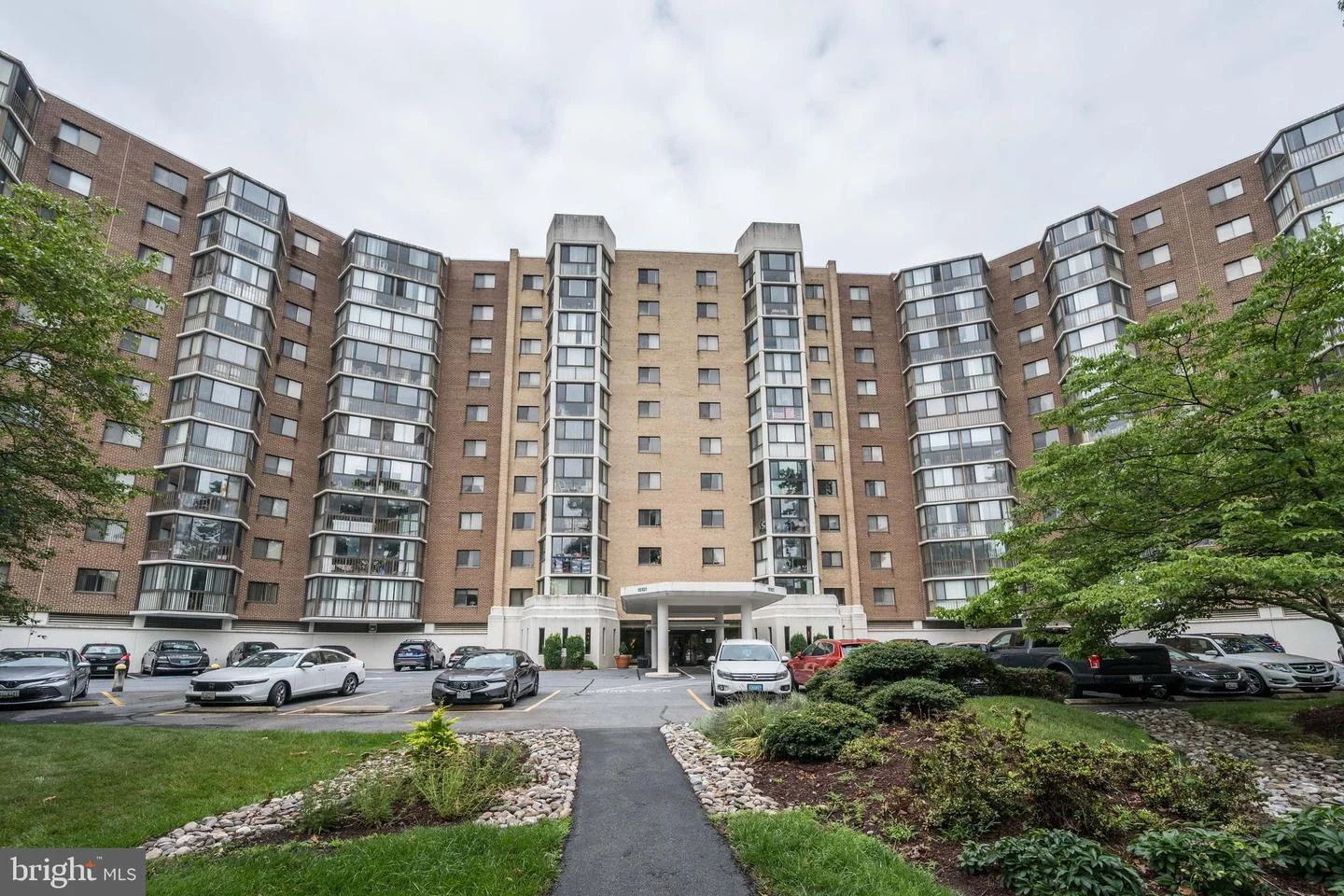 15101 Interlachen Drive Unit 1-924