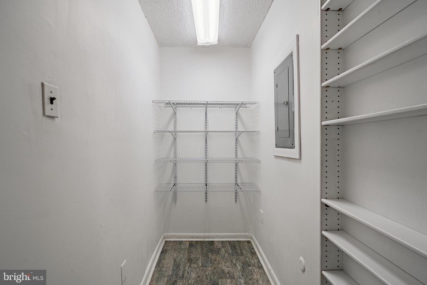 Photo 5 of 28 of 10713 Valley Forge Cir #713 condo
