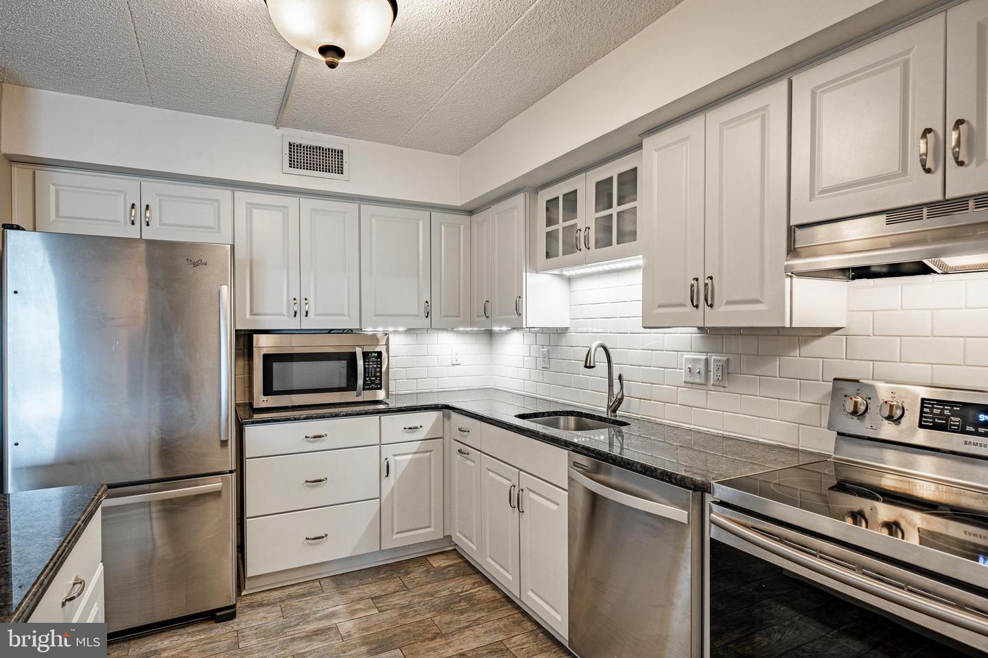 Photo 7 of 28 of 10713 Valley Forge Cir #713 condo