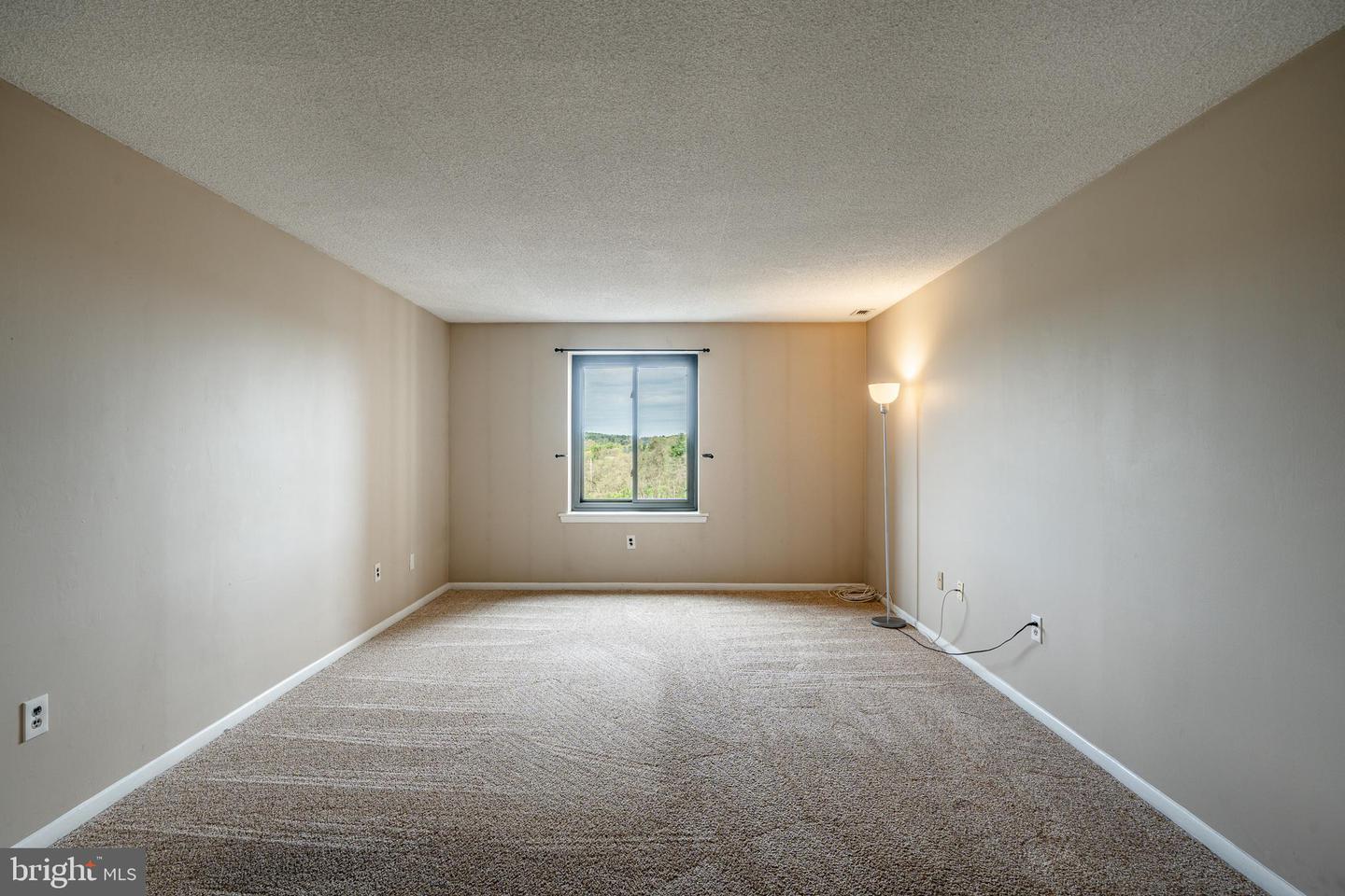 Photo 13 of 28 of 10713 Valley Forge Cir #713 condo