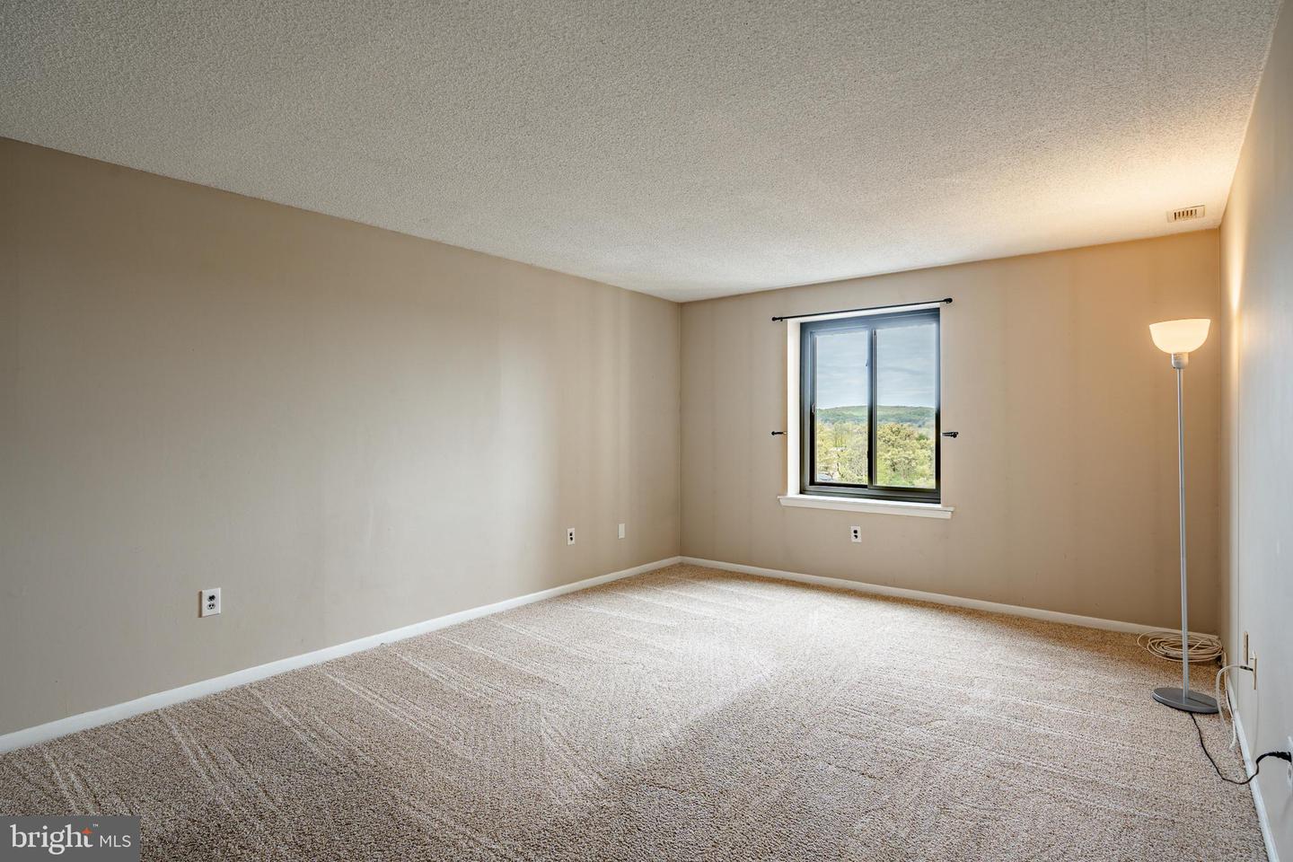 Photo 12 of 28 of 10713 Valley Forge Cir #713 condo