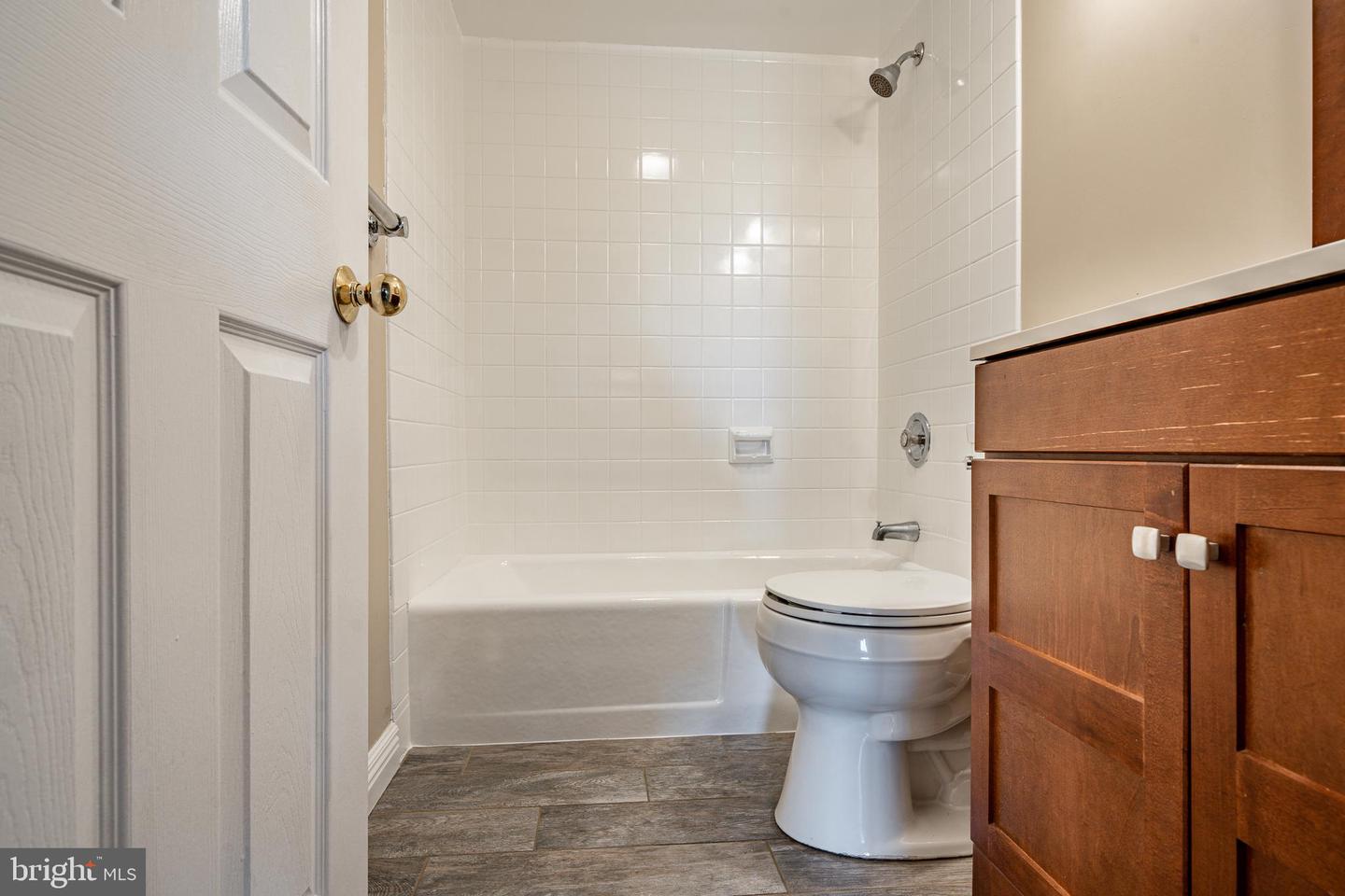 Photo 10 of 28 of 10713 Valley Forge Cir #713 condo