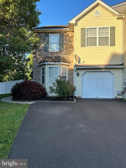 Townhouse in Quakertown PA 2123 Mill Valley LANE.jpg