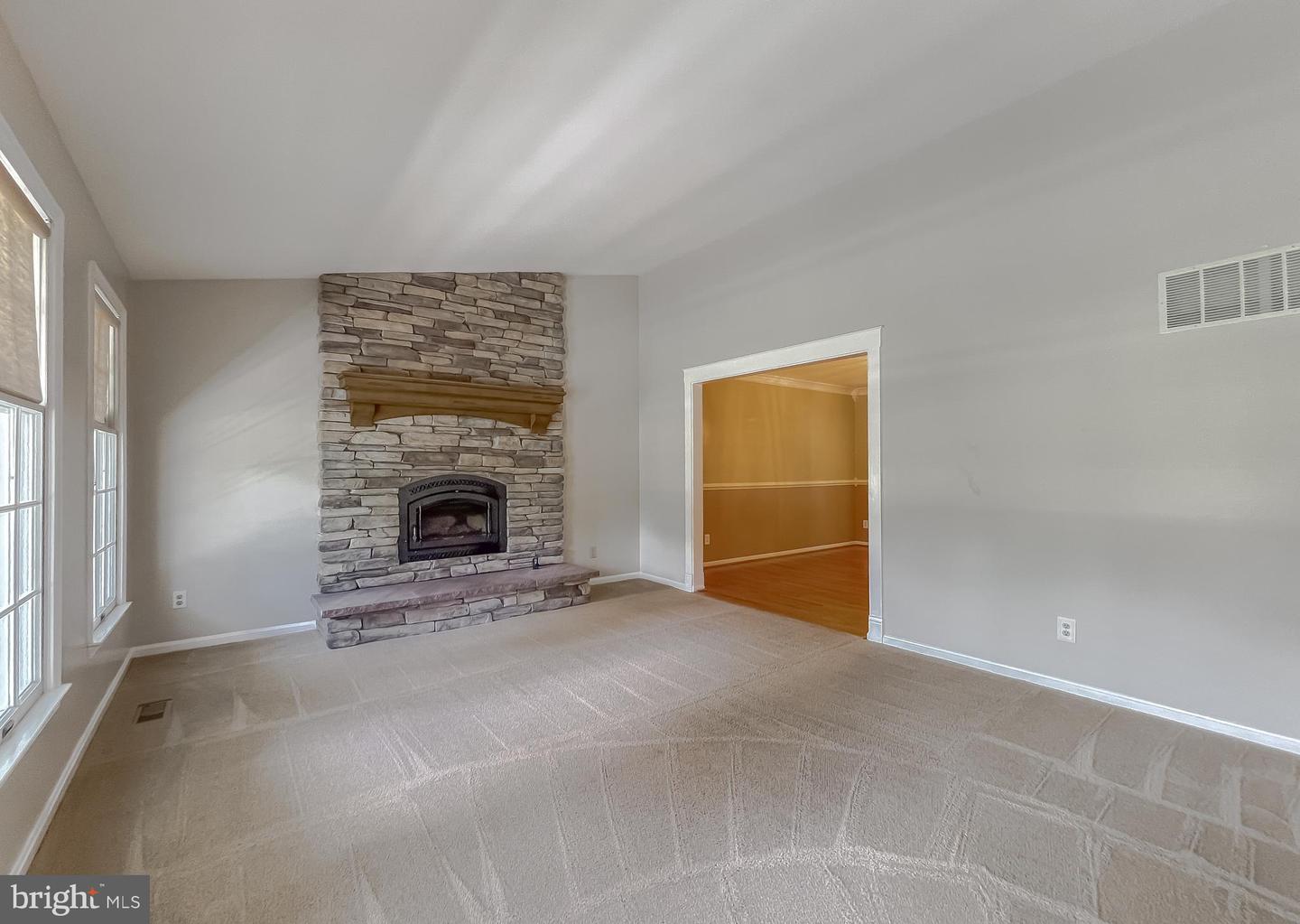 Photo 14 of 61 of 21733 Pinehurst Ct house