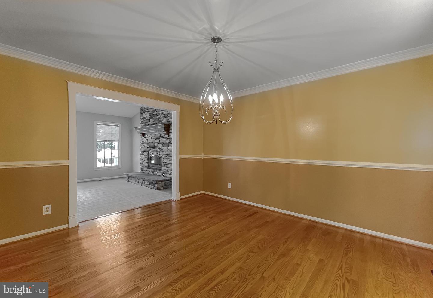 Photo 18 of 61 of 21733 Pinehurst Ct house