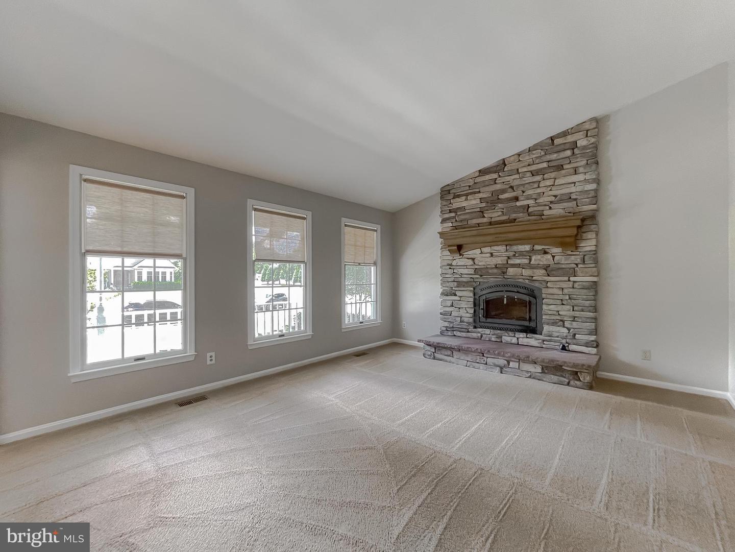 Photo 11 of 61 of 21733 Pinehurst Ct house