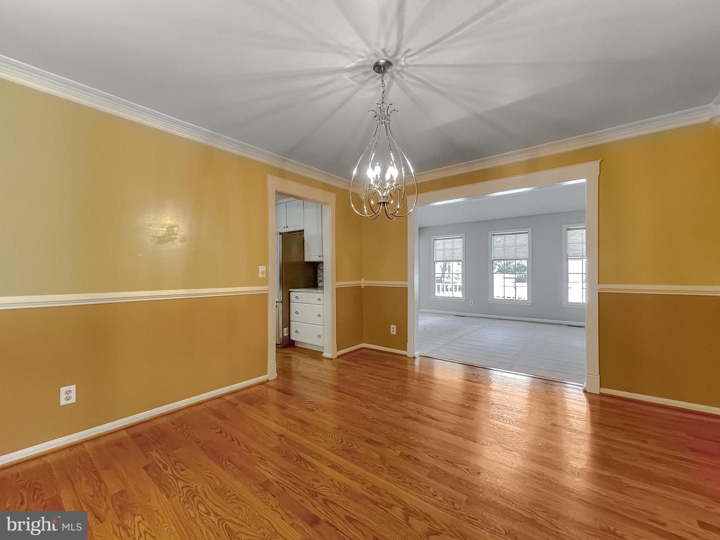 Photo 17 of 61 of 21733 Pinehurst Ct house