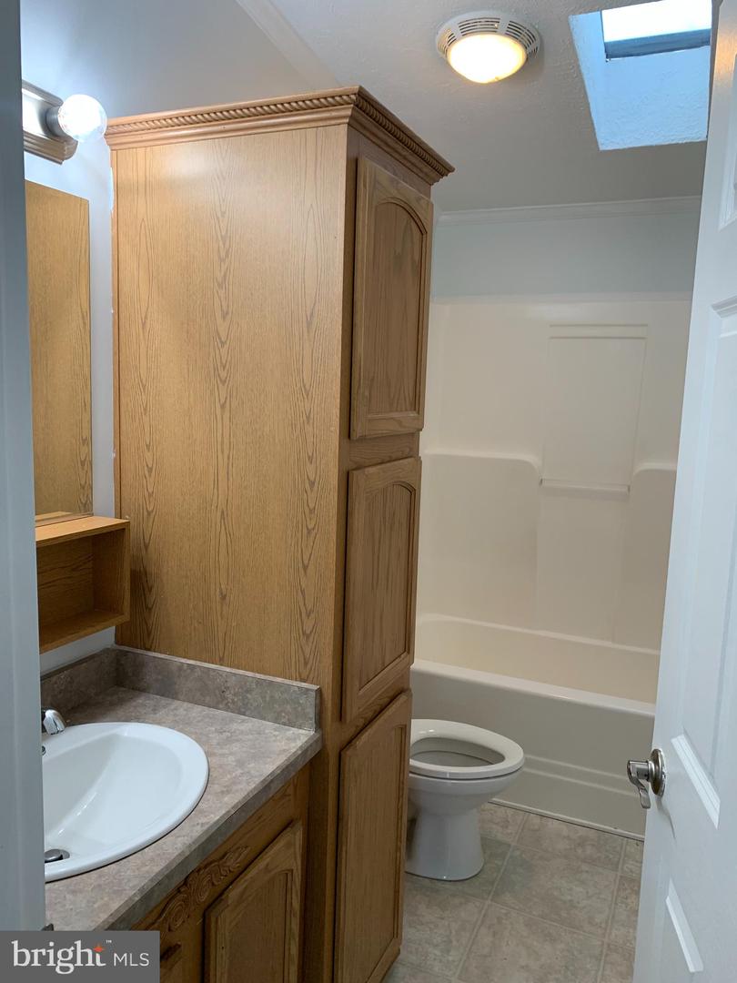 Photo 8 of 16 of 8441 Sandalwood Ct mobile home