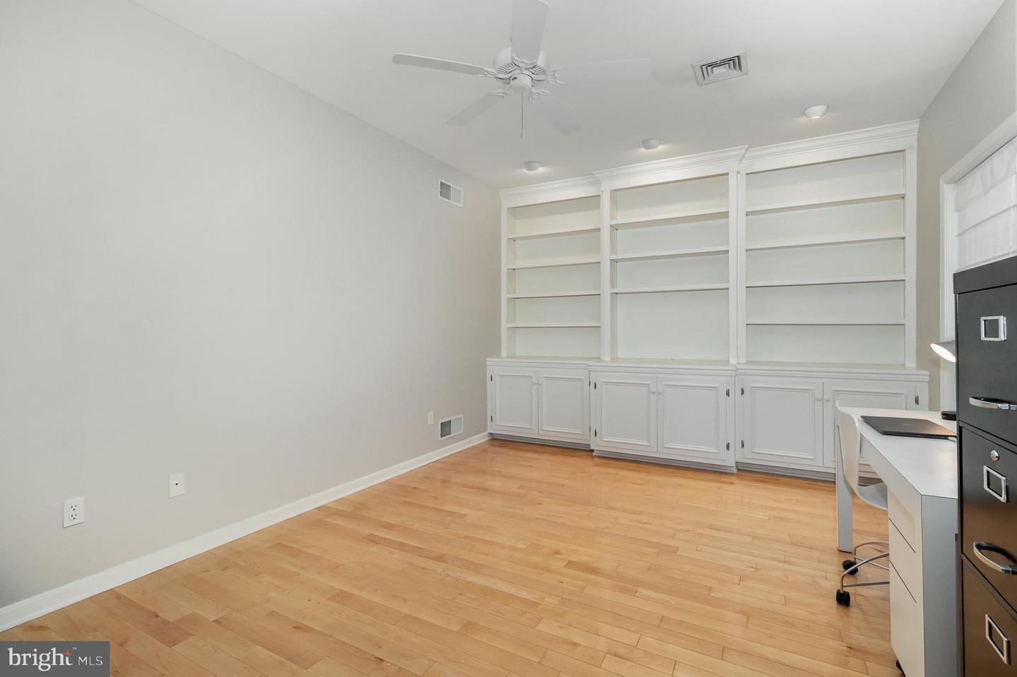 Photo 16 of 32 of 2153 Gelder Park Dr townhome