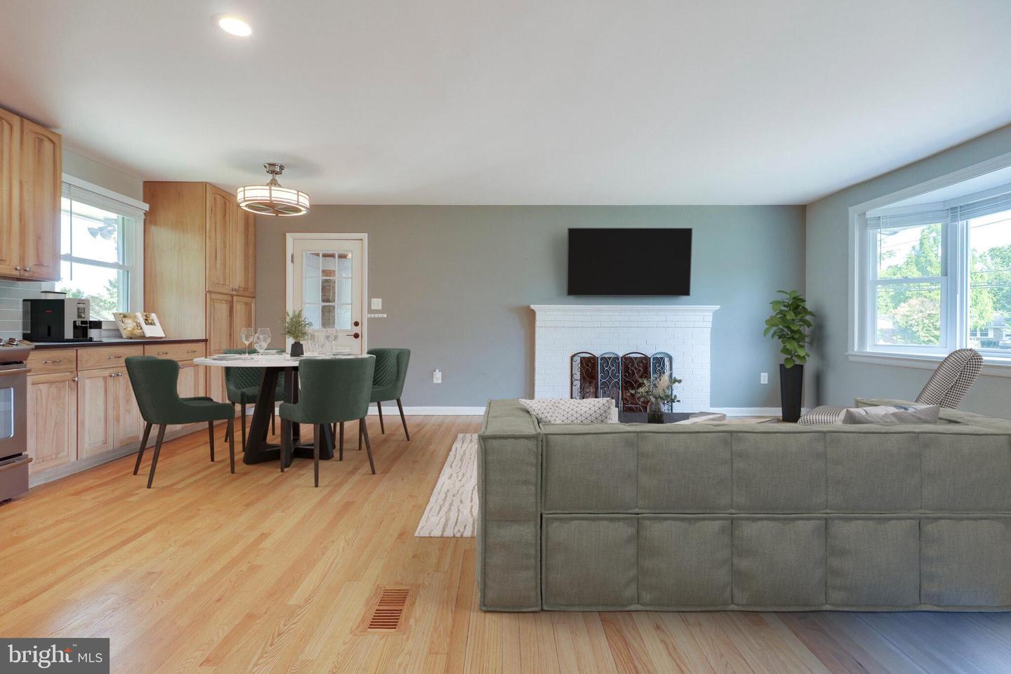 Photo 4 of 21 of 10377 Scaggsville Rd house