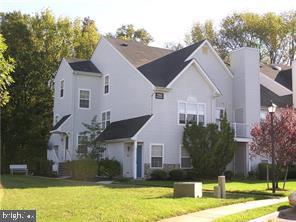 Photo 3 of 39 of 1702 Squirrel Rd townhome