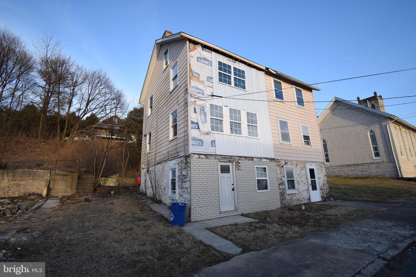 Photo 1 of 14 of 259 Main St multi-family property