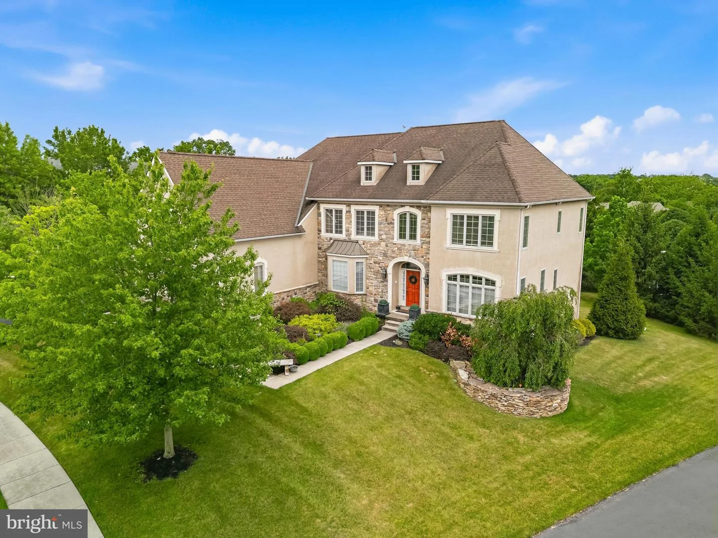 587 Woodview Lane