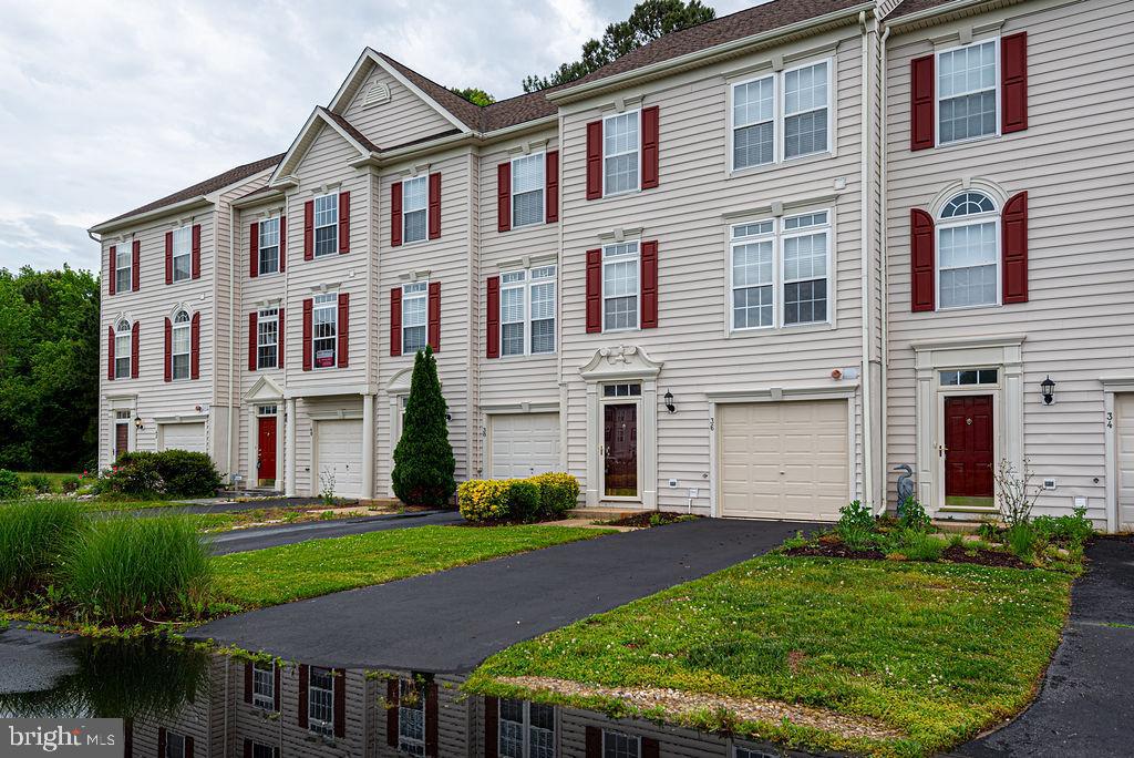 Photo 4 of 61 of 36 John Hall Dr townhome